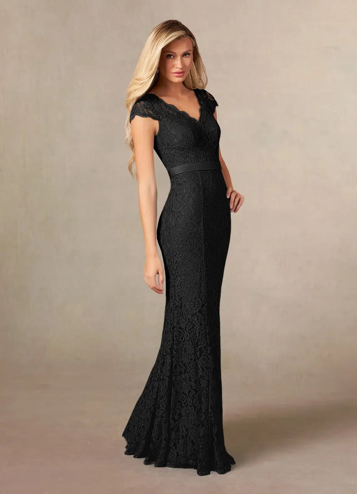 Unique Black Mermaid Mother of the Bride Dresses Lace with V - Neckline Cap Sleeves and Slim Waistband