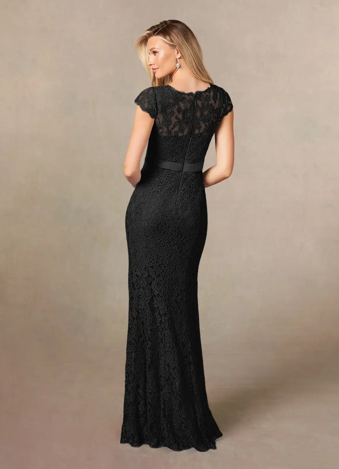 Unique Black Mermaid Mother of the Bride Dresses Lace with V - Neckline Cap Sleeves and Slim Waistband