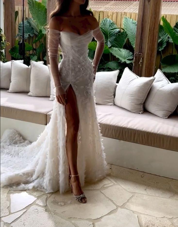 Luxury Women's Elegant Wedding Dresses Lace Side Split Sexy Princess Bridal Gown