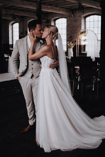 Fairy A Line V Neck Tulle Beach Wedding Dresses with Appliques