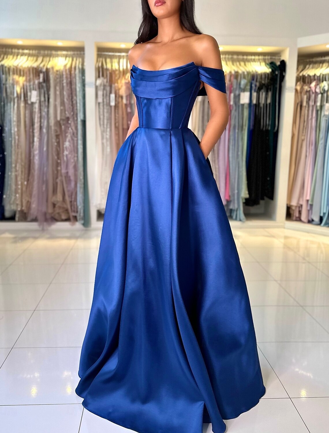 A-Line Evening Gown Elegant Dress Evening Party Birthday Floor Length Sleeveless Strapless Pocket Italy Satin Backless with Ruched Pocket