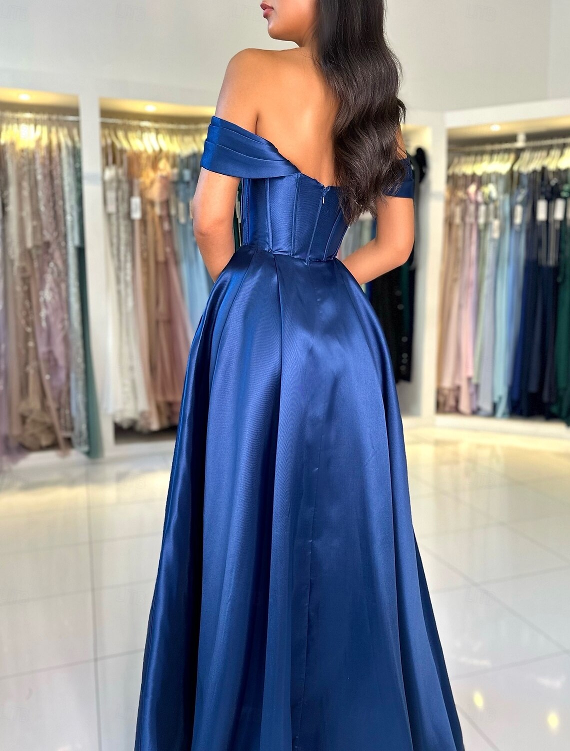 A-Line Evening Gown Elegant Dress Evening Party Birthday Floor Length Sleeveless Strapless Pocket Italy Satin Backless with Ruched Pocket