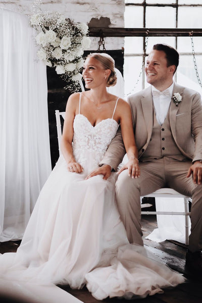 Fairy A Line V Neck Tulle Beach Wedding Dresses with Appliques