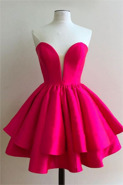 Glamorous Satin Sleeveless Sweetheart Short Homecoming Dress with Ruffles ﻿