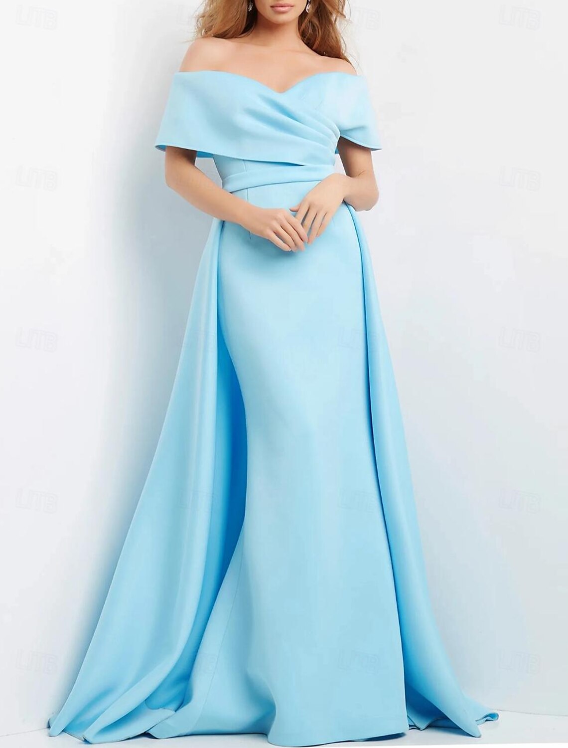 Sheath Evening Gown Elegant Dress Formal Wedding Floor Length Short Sleeve Sweetheart Stretch Fabric with Ruched