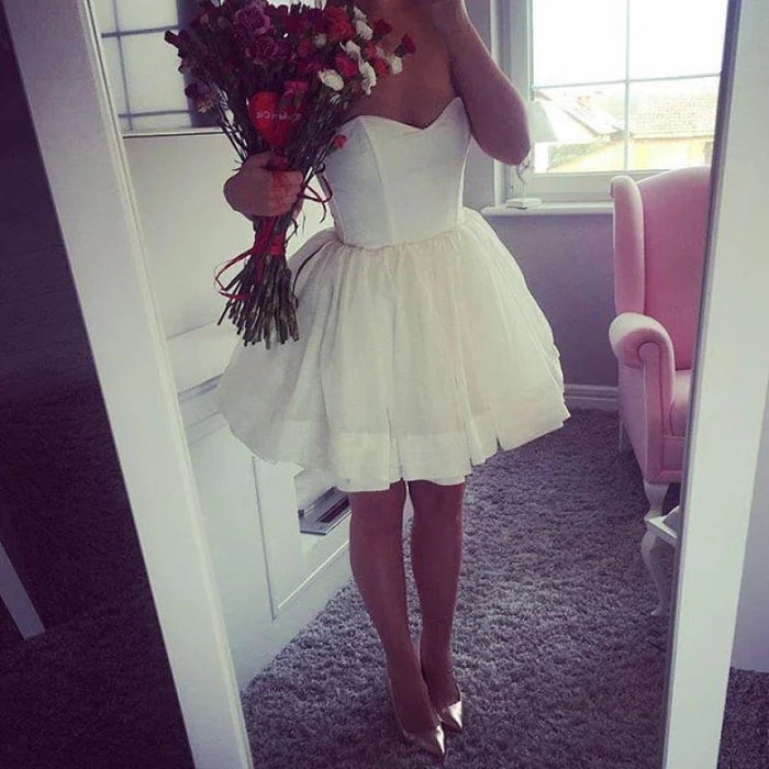 Mini Strapless Dresses Cute A-Line Sweetheart Ivory Short Homecoming/Cocktail Dress