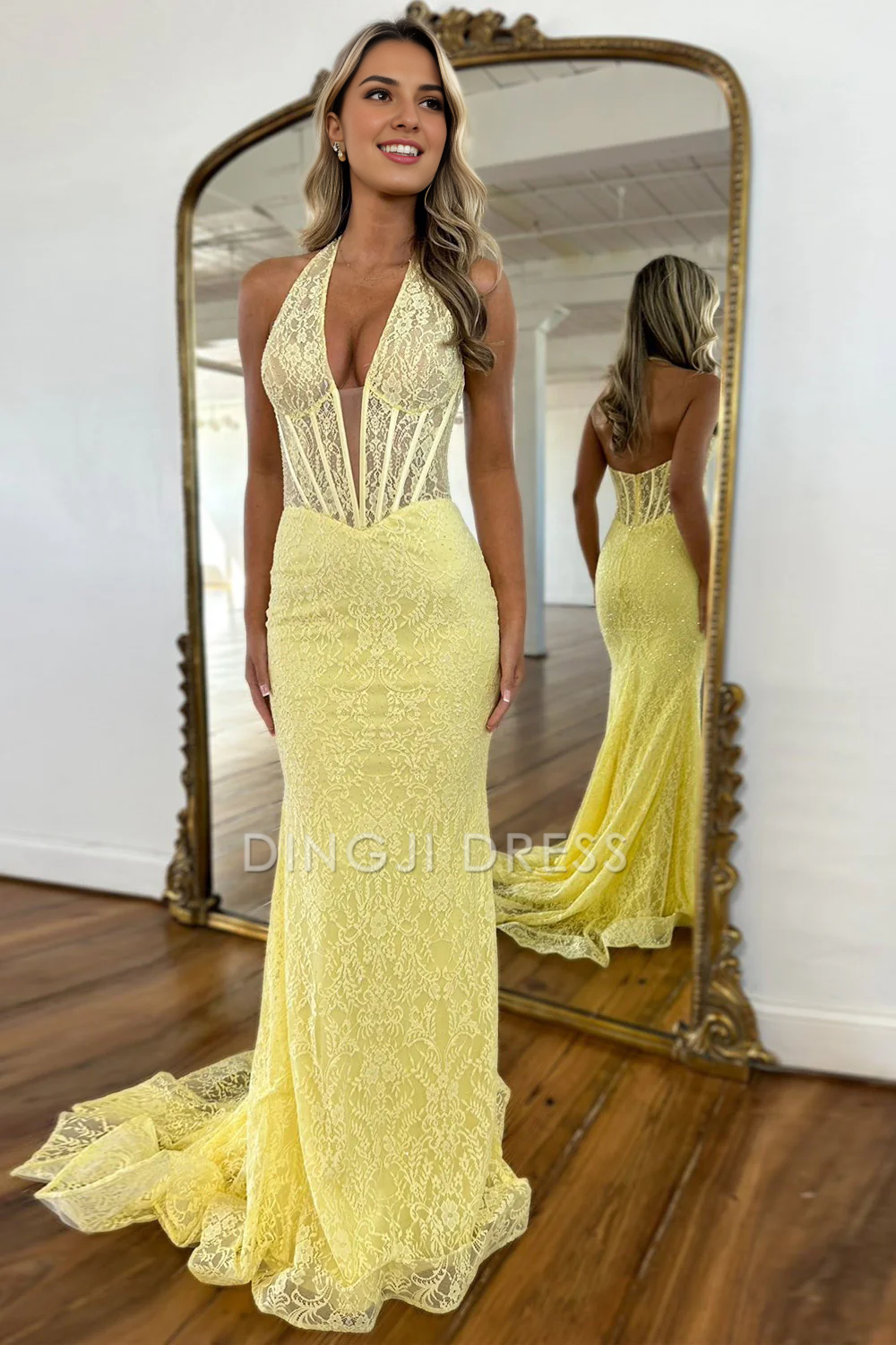 DingJiDress Cute Mermaid Halter Neck Backless Long Lace Exquisite Prom Dress