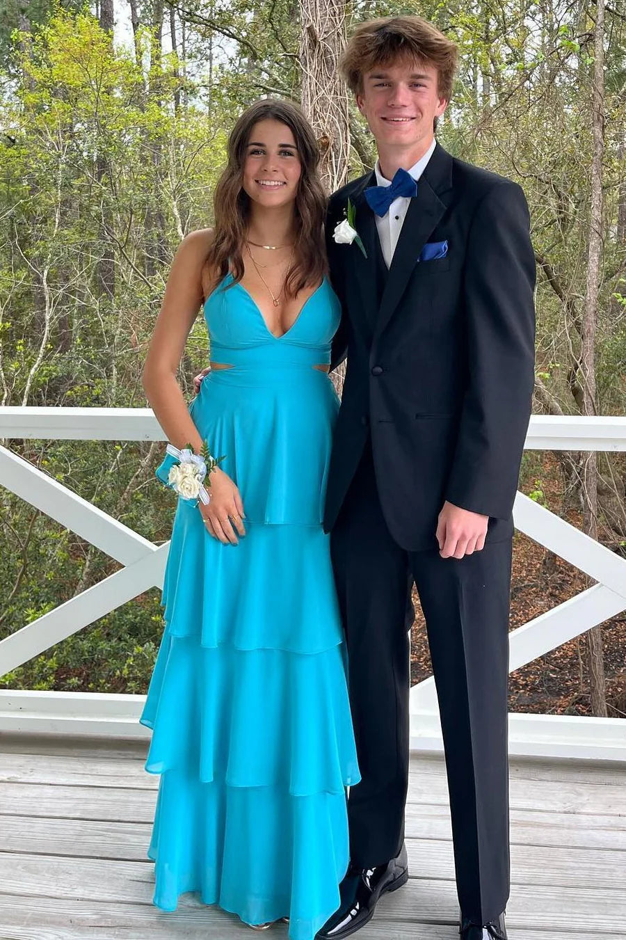 Spaghetti Straps V-Neck Sleeveless Tiered Chiffon Prom Party Dress ﻿