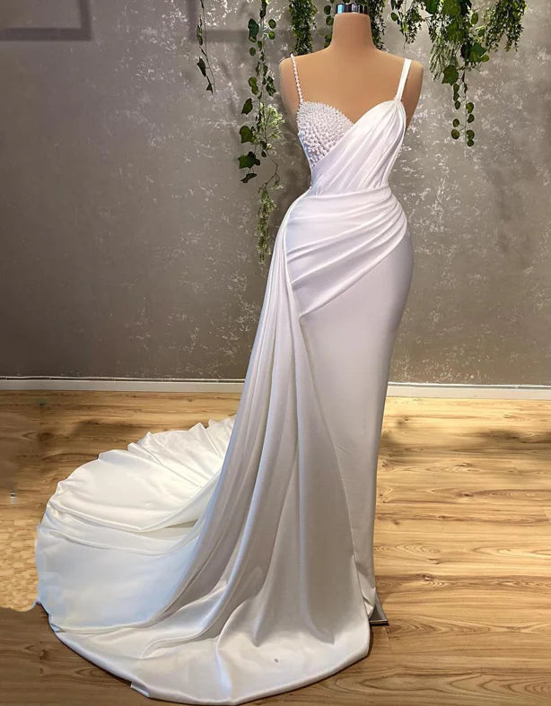 Elegant and charming sleeveless pearl bridal gown, white mermaid floor mopping ball gown