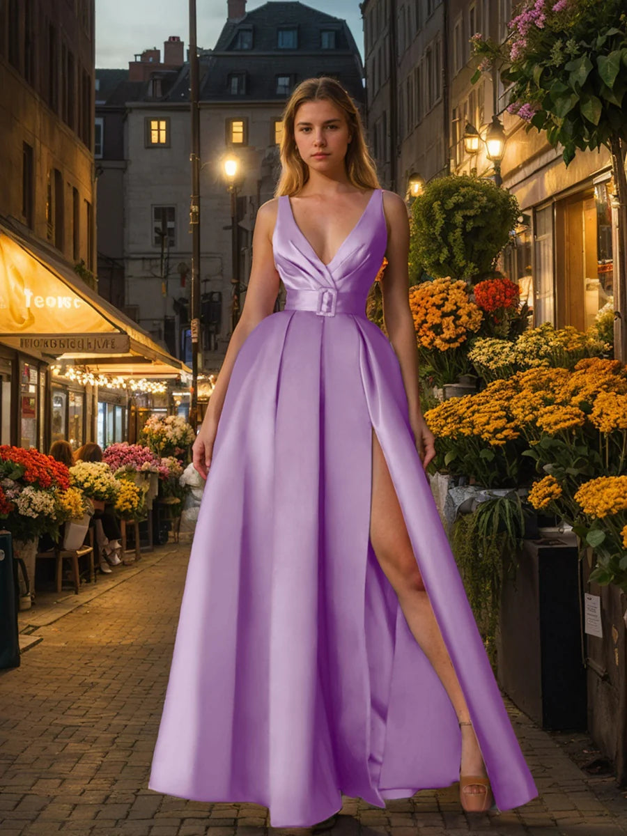 Fashionable long V-neck slit sleeveless pleated evening gown