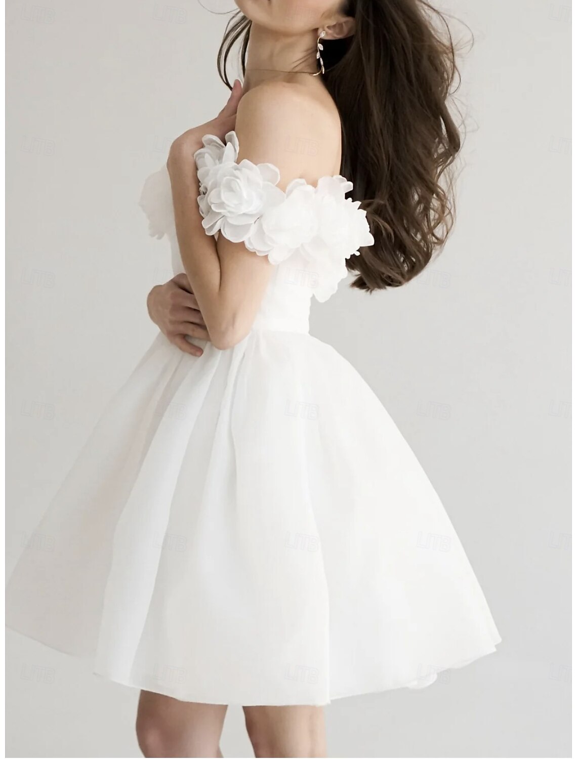 A-Line Cocktail Dresses Elegant Dress Homecoming Cocktail Party Short  Mini Short Sleeve Off Shoulder Satin with Shouder Flower Derby Dresses