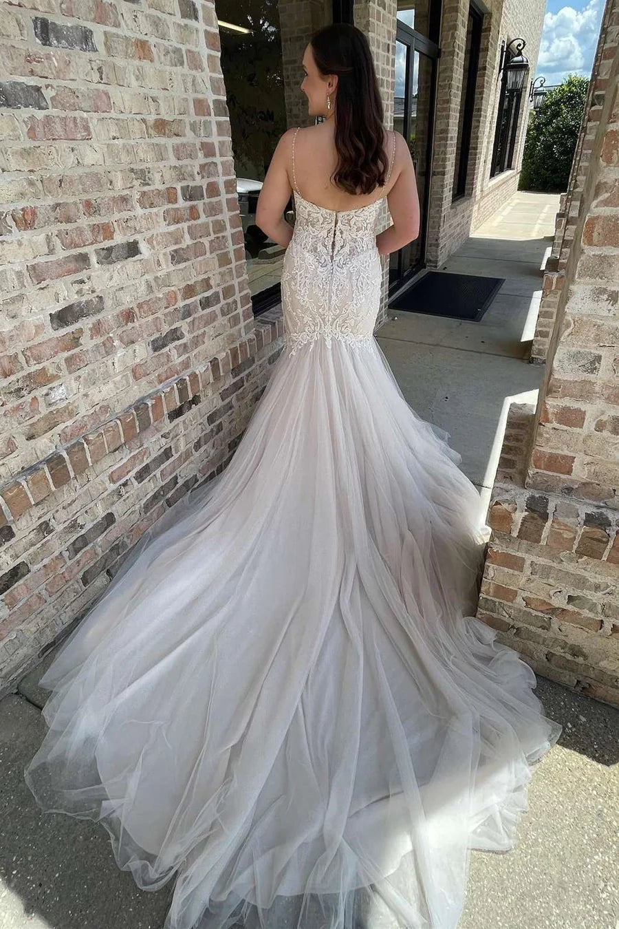 Beige Floral Lace V-Neck Trumpet Long Wedding Dress