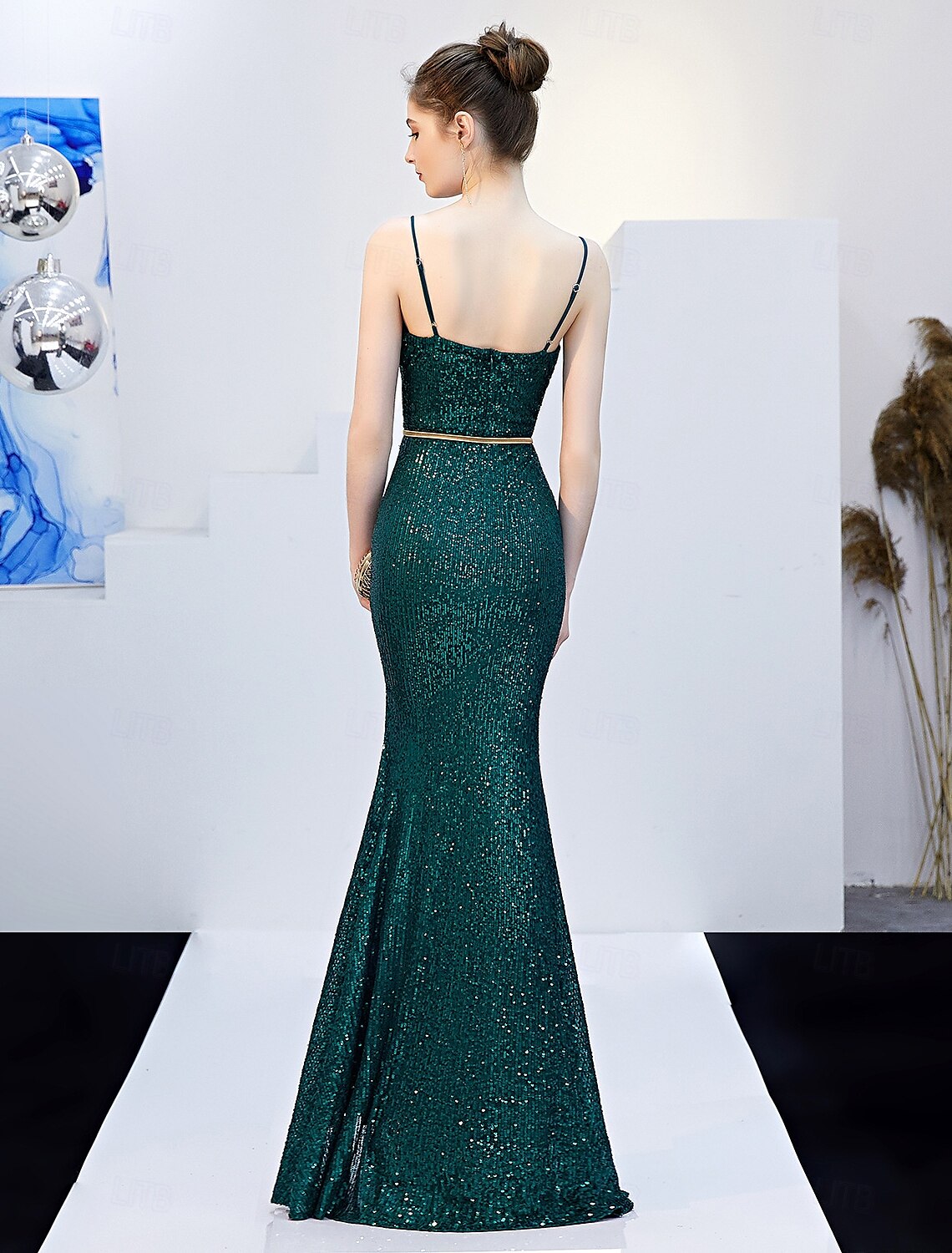 Mermaid / Trumpet Prom Dresses Elegant Dress Formal Wedding Floor Length Sleeveless Jewel Neck Sequined with Glitter Tassel