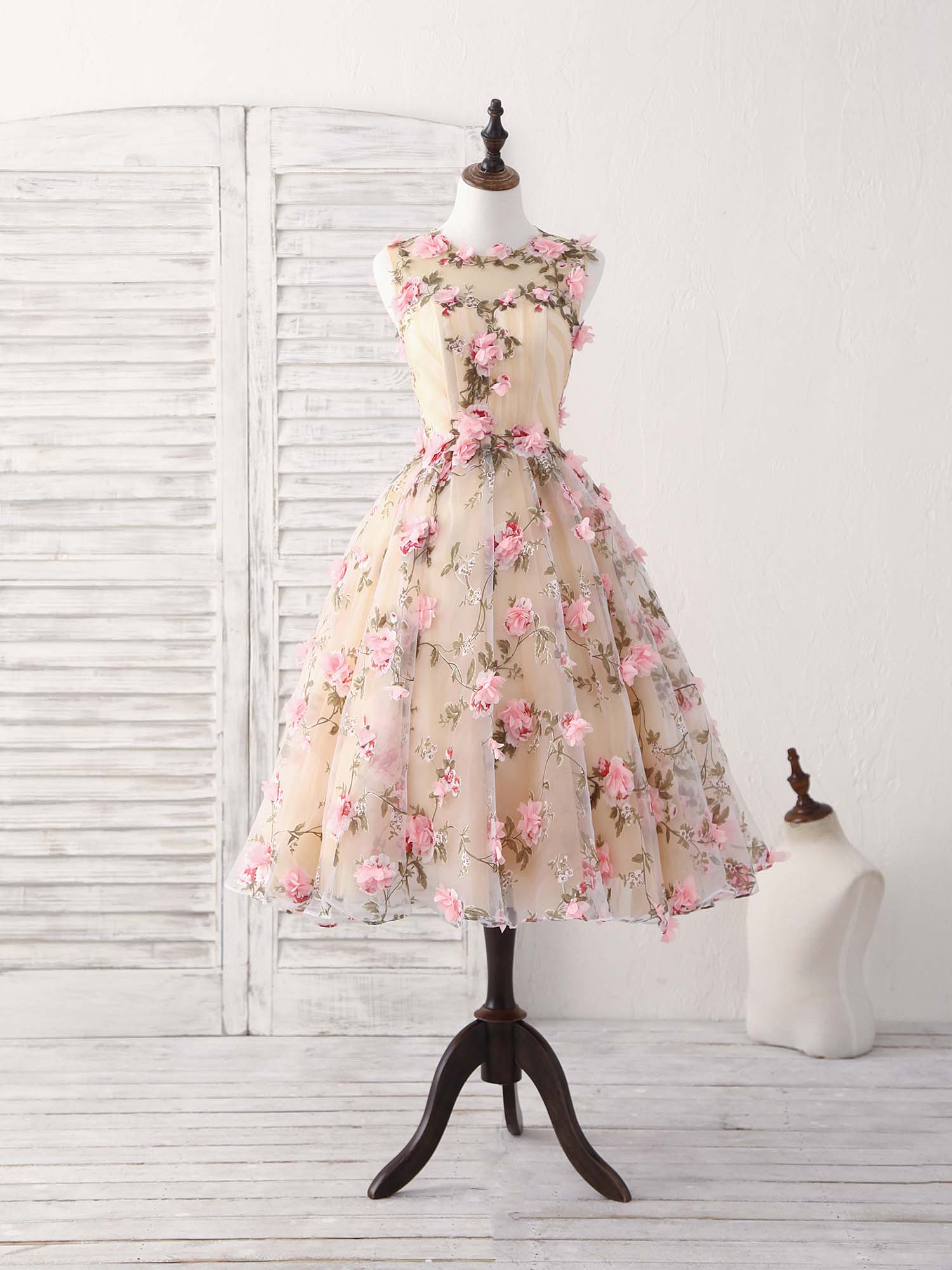 DingJiDress Hot Sale Short Prom Dress A-Line Cocktail Party Dress Wedding Guest Sleeveless Jewel Neck Satin Romantic Appliques Fantastic New Homecoming Dress