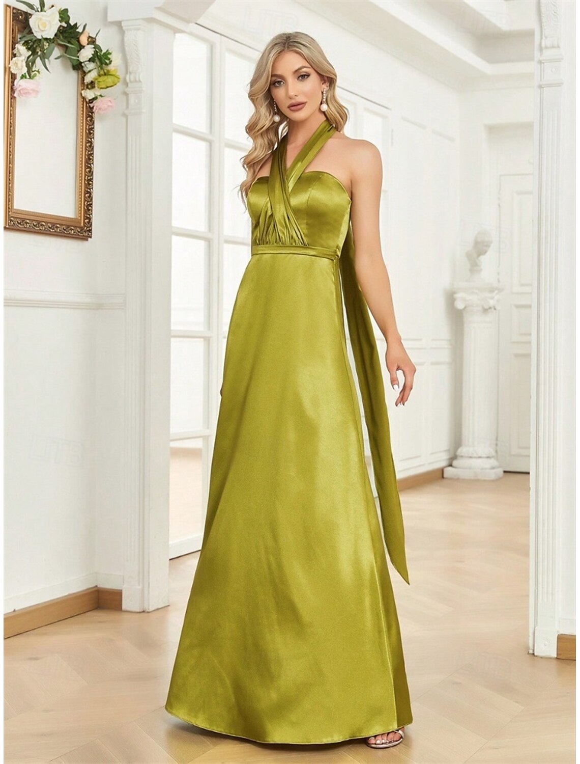 A-Line Evening Gown Elegant Dress Formal Evening Party Floor Length Sleeveless V Neck Satin with Ruched