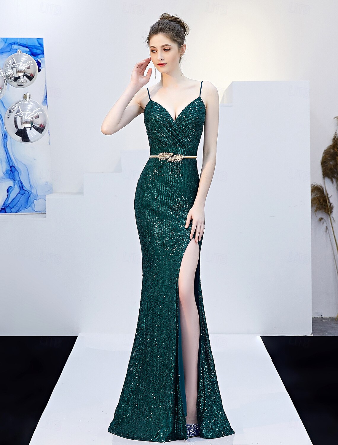 Mermaid / Trumpet Prom Dresses Elegant Dress Formal Wedding Floor Length Sleeveless Jewel Neck Sequined with Glitter Tassel
