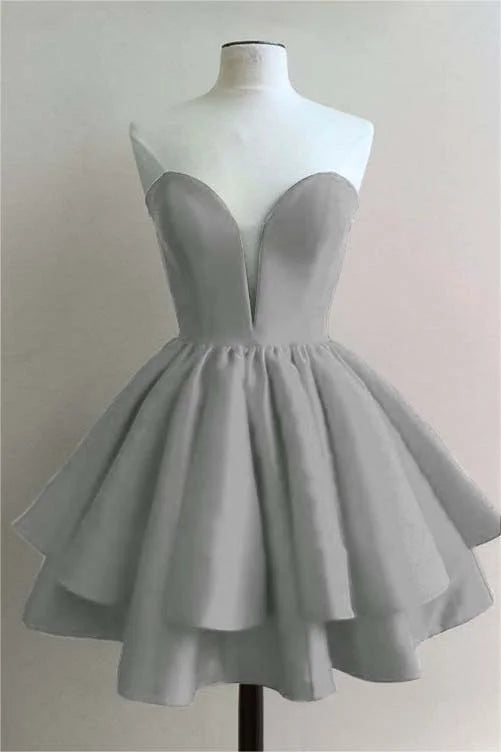 Glamorous Satin Sleeveless Sweetheart Short Homecoming Dress with Ruffles ﻿