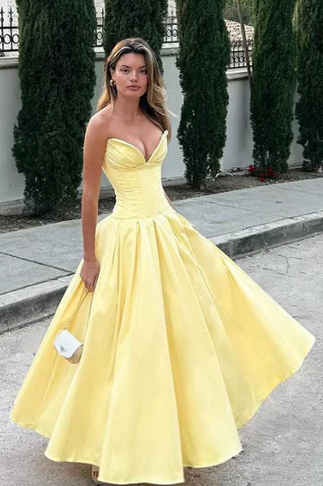 Yellow Strapless V-Neck Satin Pleated Sleeveless Formal Prom Dress