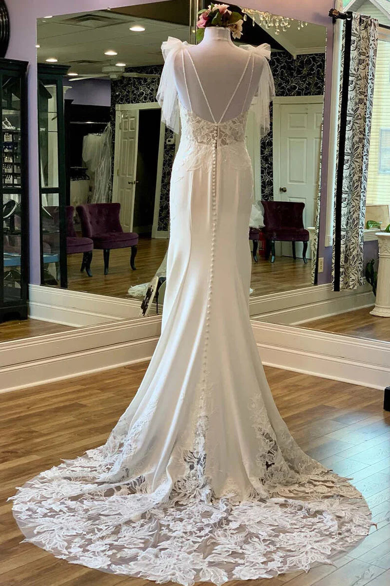 White Lace Scoop Neck Backless Mermaid Long Wedding Gown