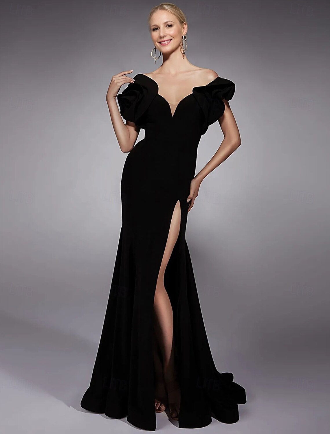 Black Tie A-Line Evening Gown Elegant Formal Dress Floor Length Fall Wedding Guest Dress Short Sleeve V Neck Pocket Stretch Crepe with Slit Masquerade Dress