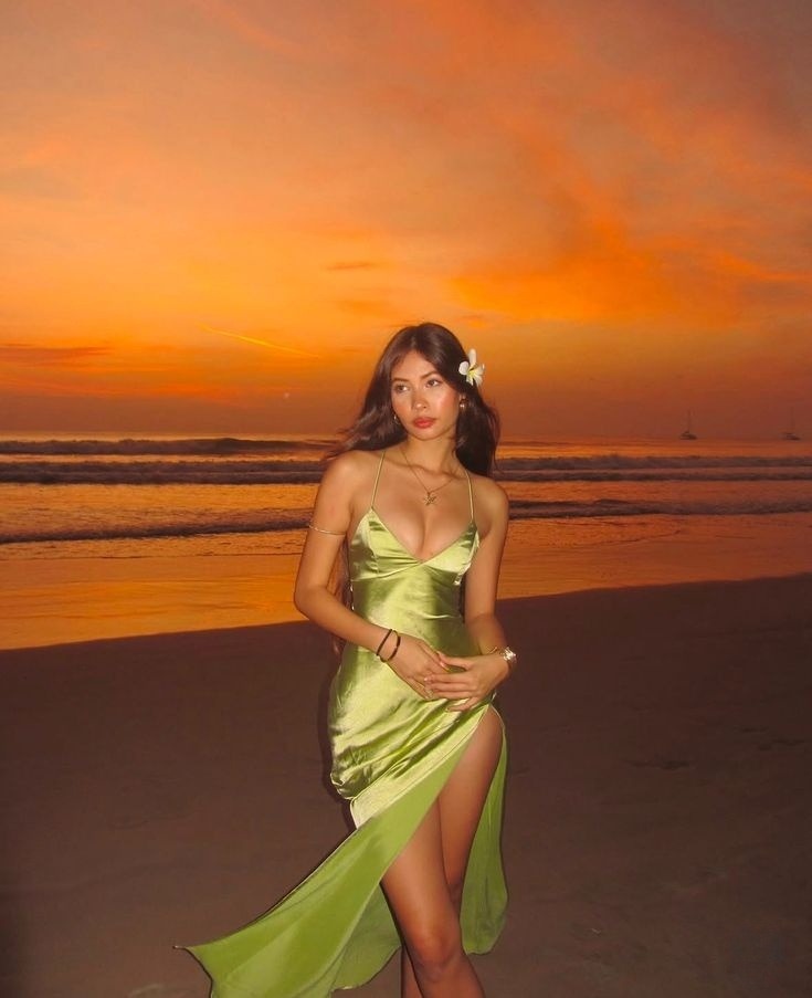 New V-neck Long Beach Green Dress Backless Lace-up Sleeveless Satin Long Prom Party Dress
