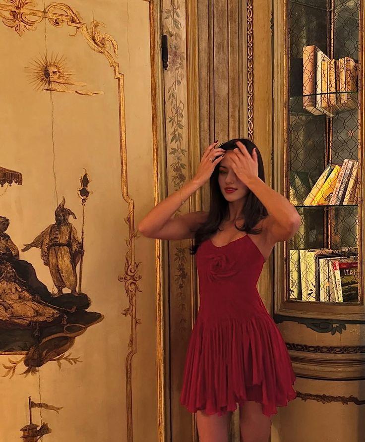 Burgundy Elegant Short Prom Dresses Spaghetti Straps Flowers Pleated Formal Dress Evening Dress