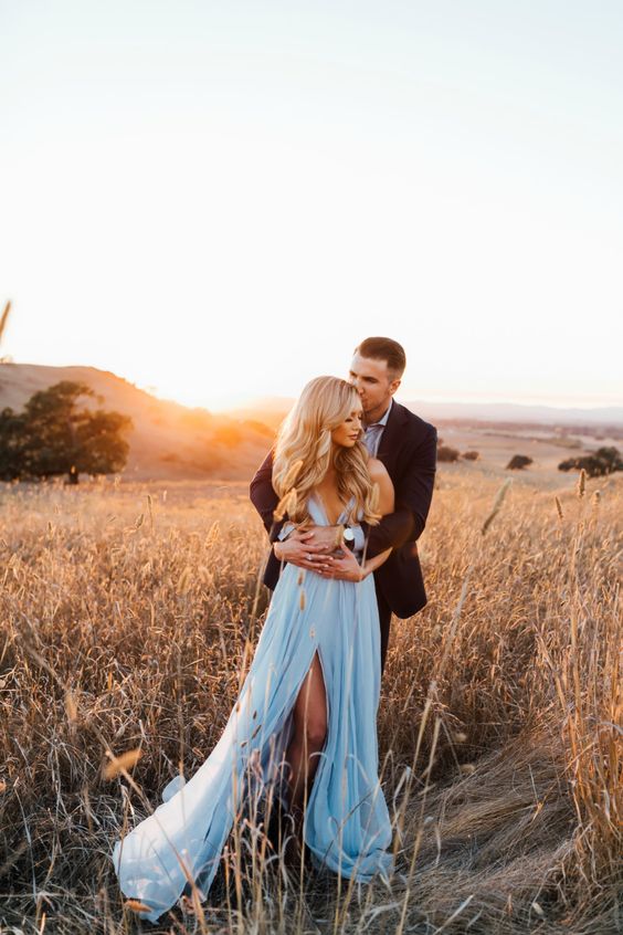 Sky blue chiffon split style beach wedding dress paired with palace ball dress