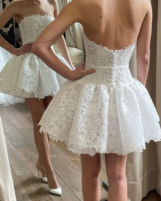 Elegant lace wedding dress for women pleated white dress