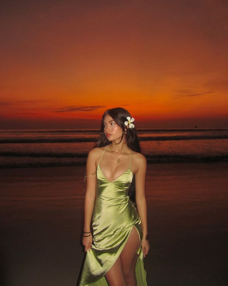 New V-neck Long Beach Green Dress Backless Lace-up Sleeveless Satin Long Prom Party Dress
