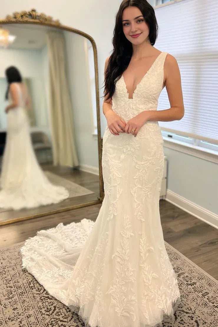 Charming Mermaid V Neck Lace Long Wedding Dresses