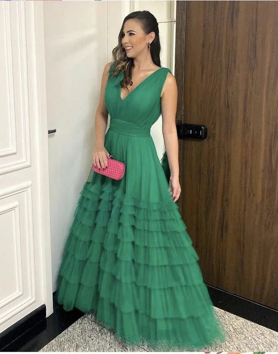 Simple and elegant green chiffon evening gown, ball gown