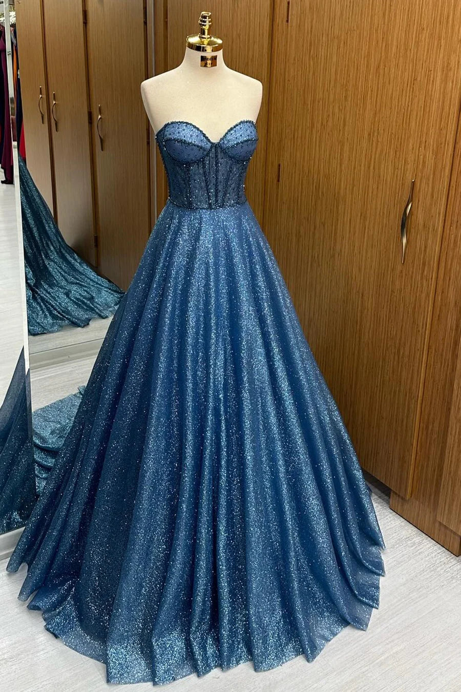 Fashionable Navy Blue A-Line Sweetheart Neck Sleeveless Sequin Beaded  Long Prom Dress