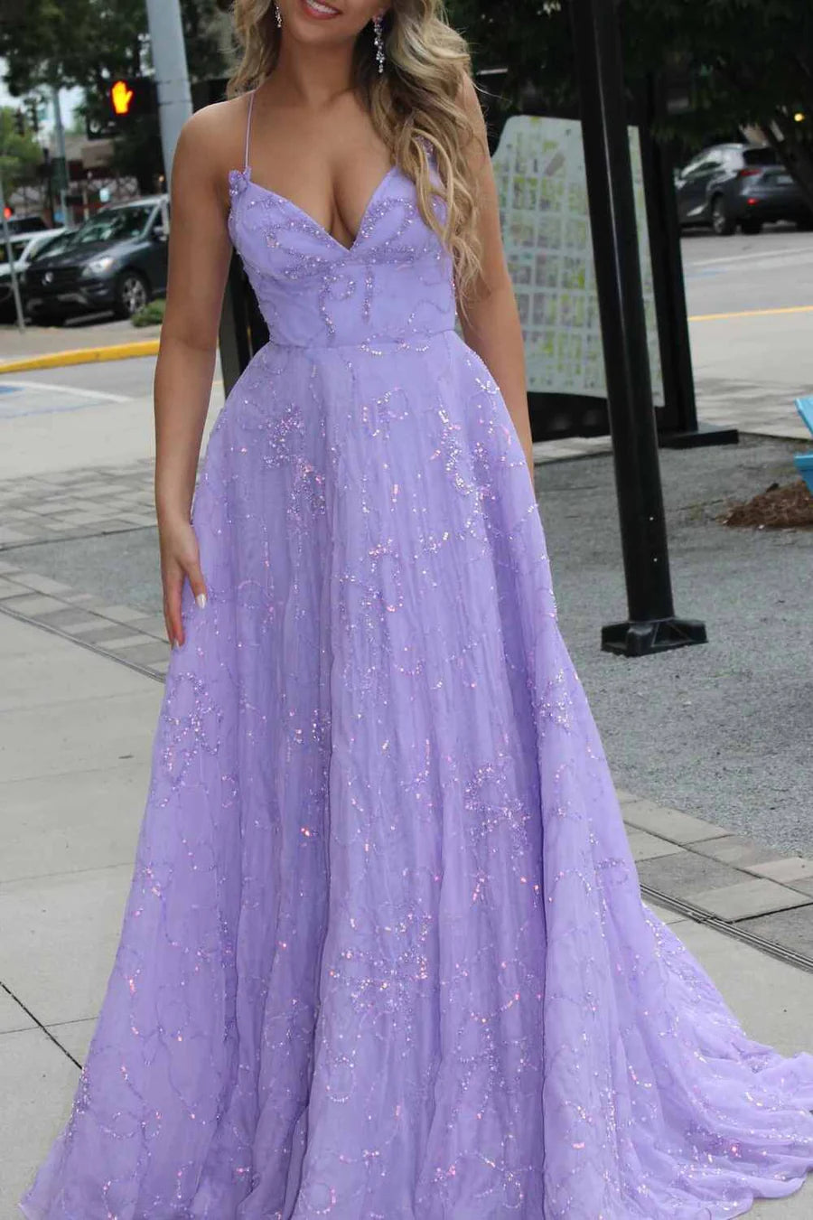 Lilac Spaghetti Straps V-Neck Appliques Tulle Long Prom Dress