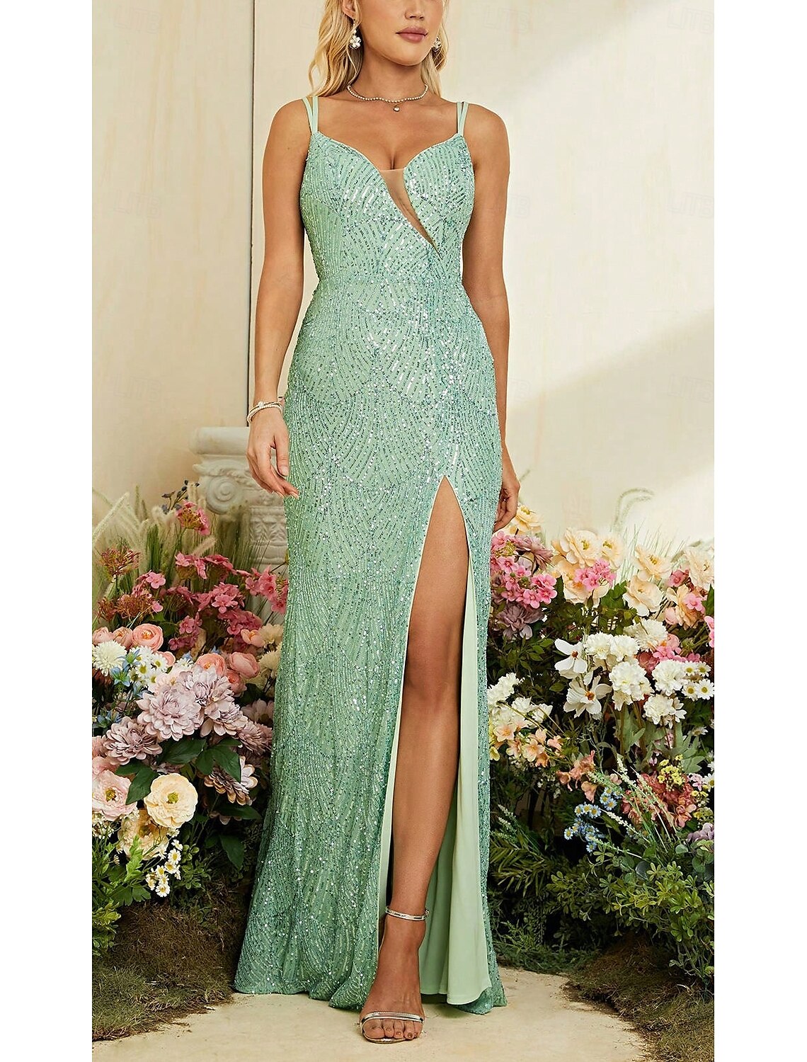 Mermaid / Trumpet Prom Dresses Party Dress Wedding Guest Court Train Sleeveless V Neck Sequined with Glitter