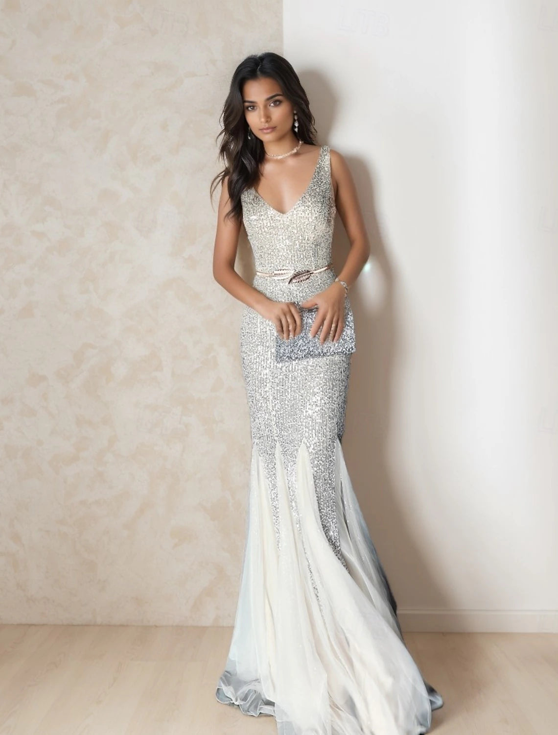 Mermaid / Trumpet Prom Dresses Elegant Dress Formal Wedding Floor Length Sleeveless V Neck Sequined with Glitter Tassel