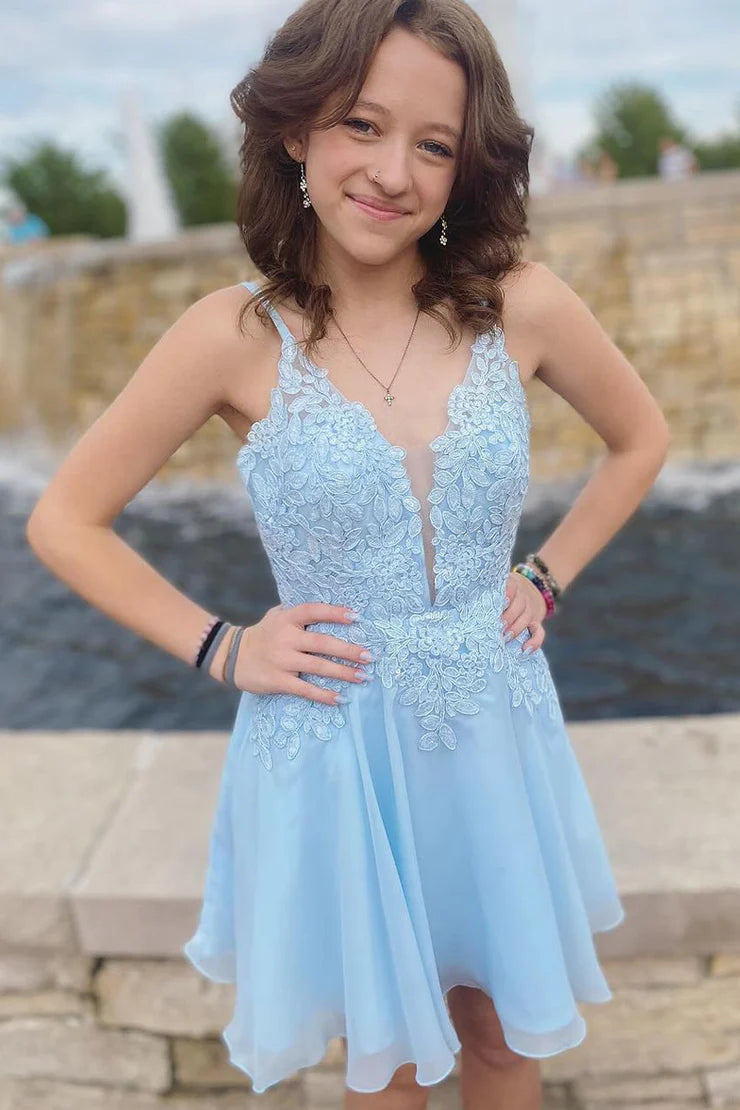 A Line V Neck Light Blue Chiffon Homecoming Dresses with Appliques