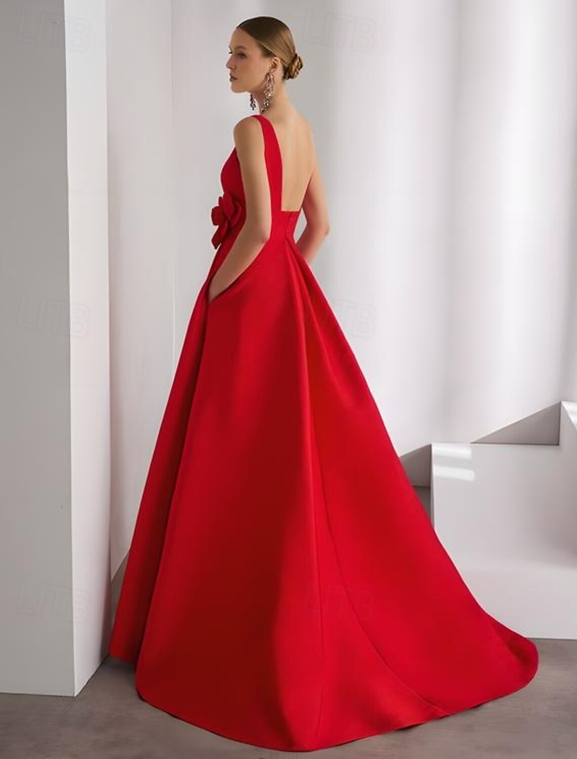 A-Line Evening Gown Elegant Dress Formal Wedding Floor Length Sleeveless Crew Neck Satin with Slit 3D Flower