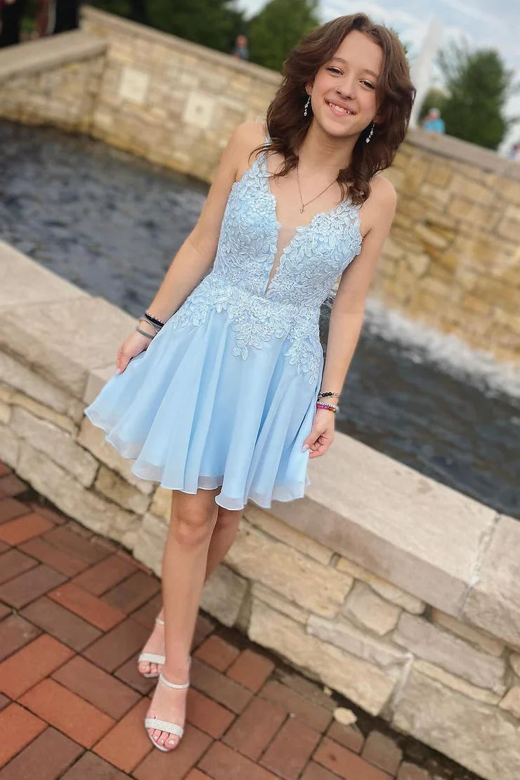 A Line V Neck Light Blue Chiffon Homecoming Dresses with Appliques