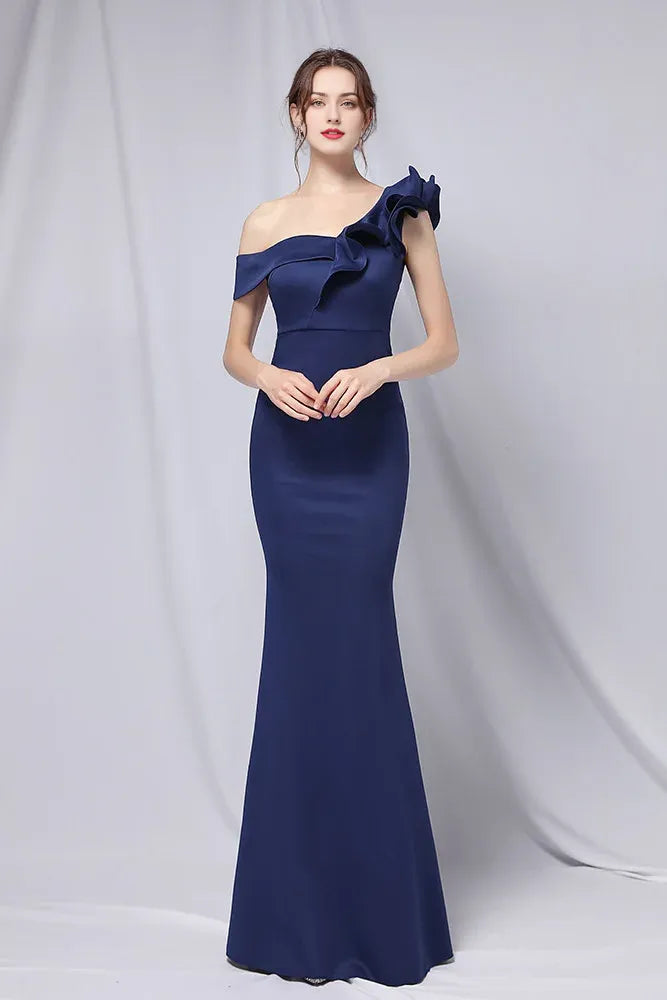 Solid color one shoulder banquet evening dress