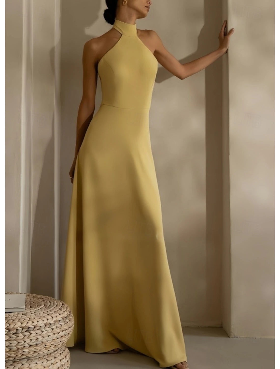 A-Line Evening Gown Elegant Dress Formal Evening Party Floor Length Sleeveless Halter Neck Italy Satin Backless with Strappy