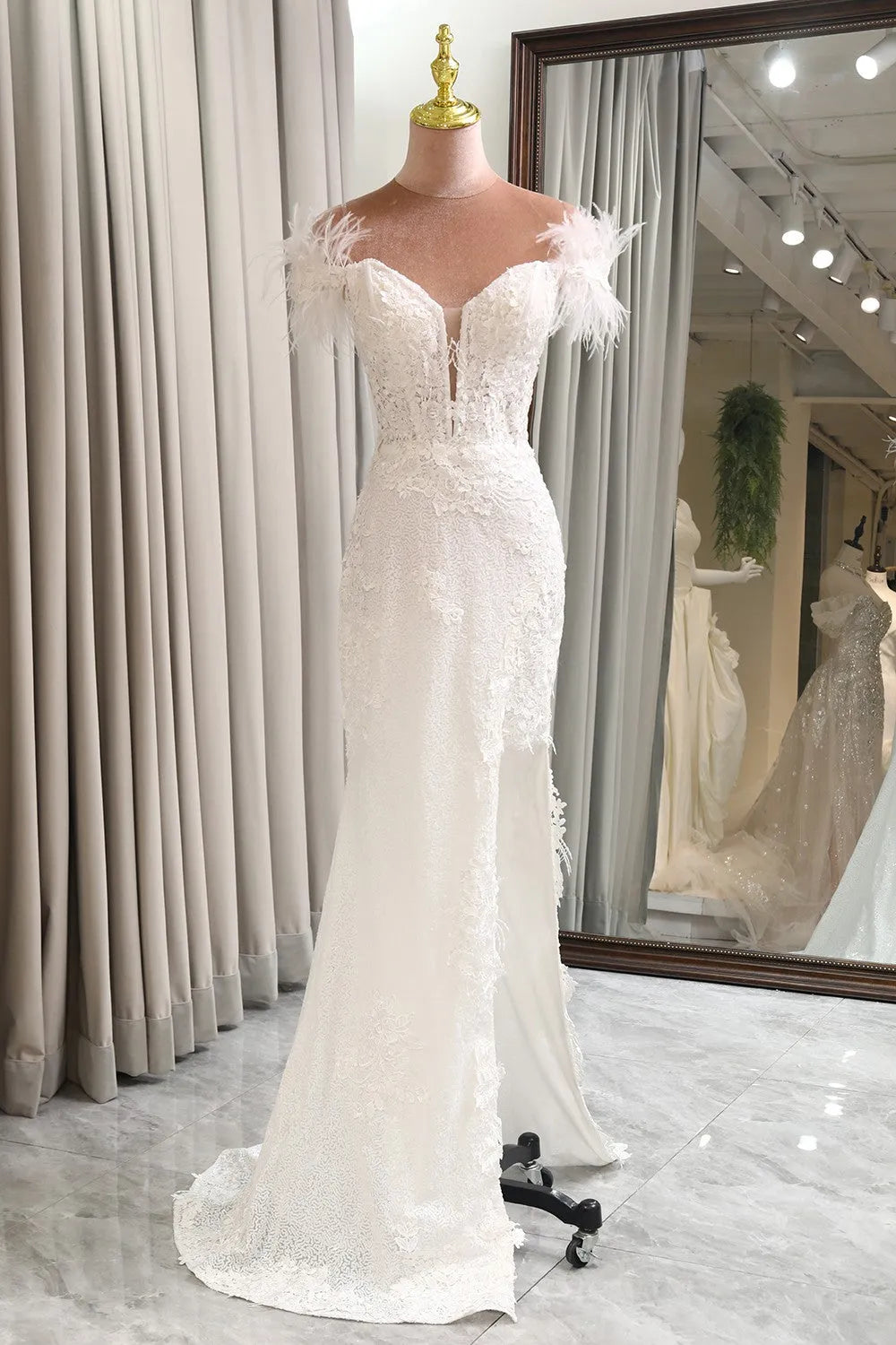 White elegant long slit feather tie mermaid party dress