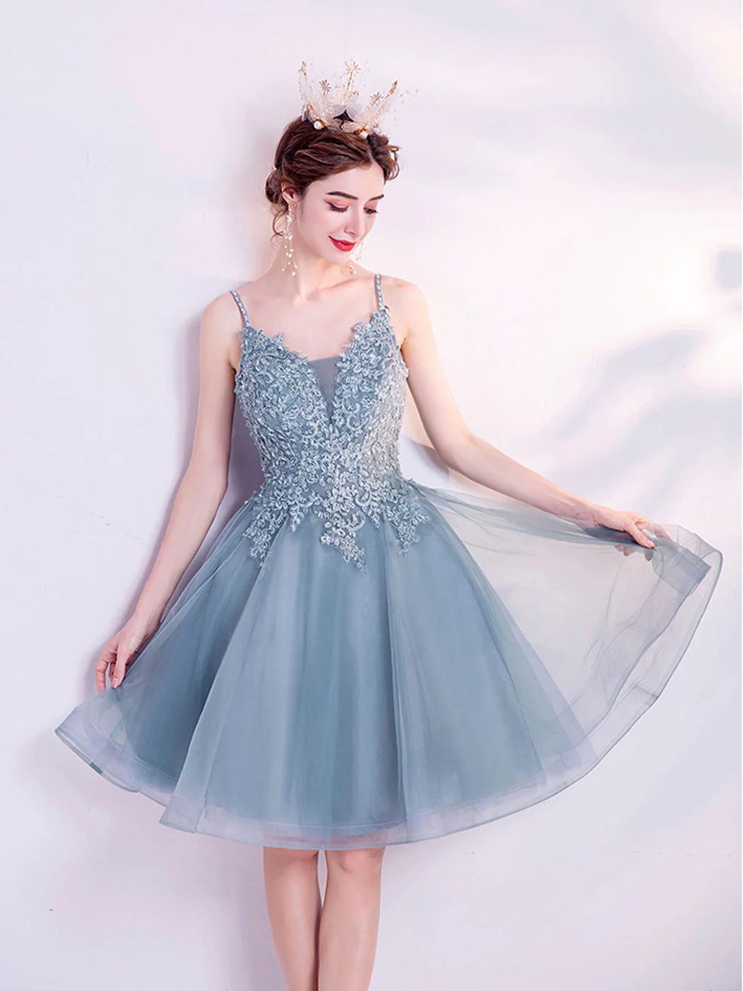Gray blue Short Prom Dresses V Neck Blue Lace Homecoming Dresses With Beading Sequin