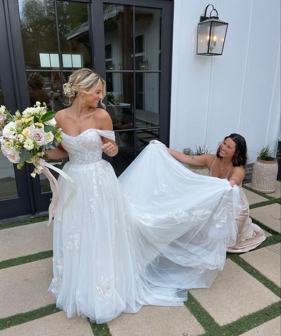 A Line Wedding Dresses Sleeveless Off The Shoulder Long Wedding Party Gowns Custom Made