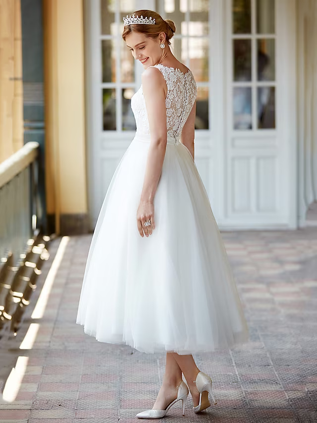 Little White Dresses Wedding Dresses Length A-Line Regular Straps Neck Lace Over Tulle With Buttons