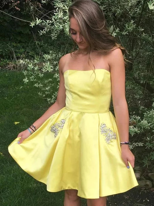 Strapless yellow short dance party officially returns to school after graduation