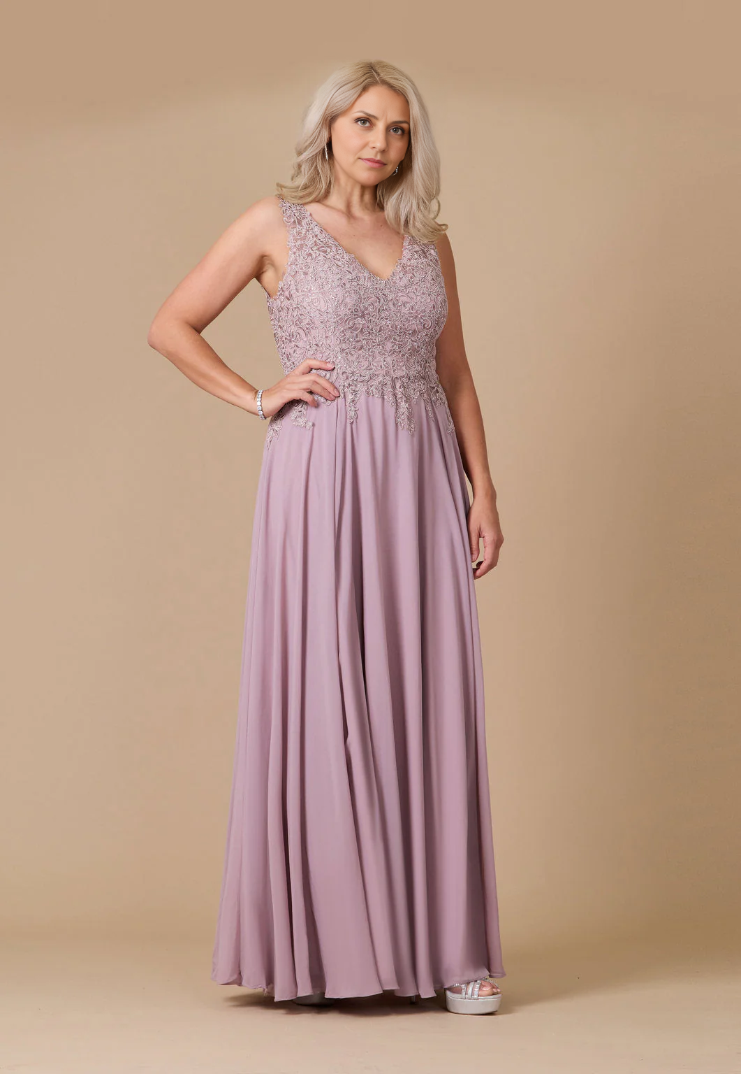 DingJiDress Evening Dress Fashion A Line V Neck Lace Applique Plus Size Exquisite Long Mother Of The Bride Dress
