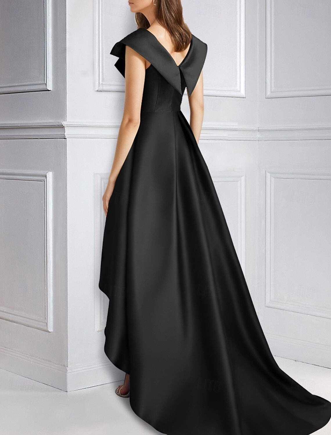 A-Line Evening Gown Elegant Dress Formal Asymmetrical Short Sleeve V Neck Fall Wedding Guest Satin with Pleats Appliques