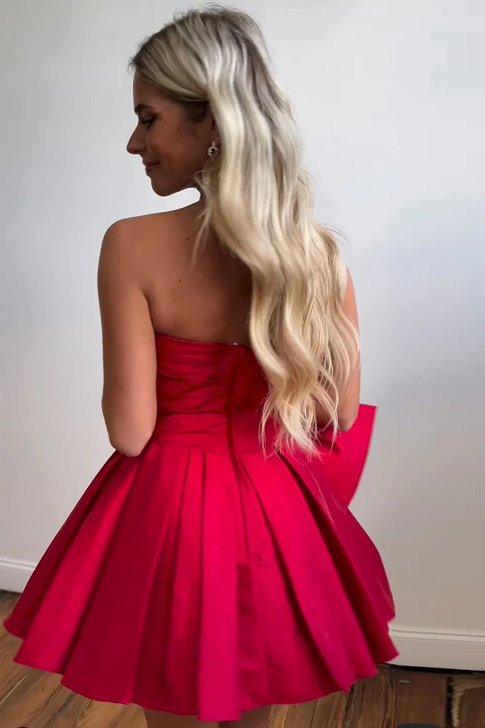 Red bow A-line version strapless short ball gown