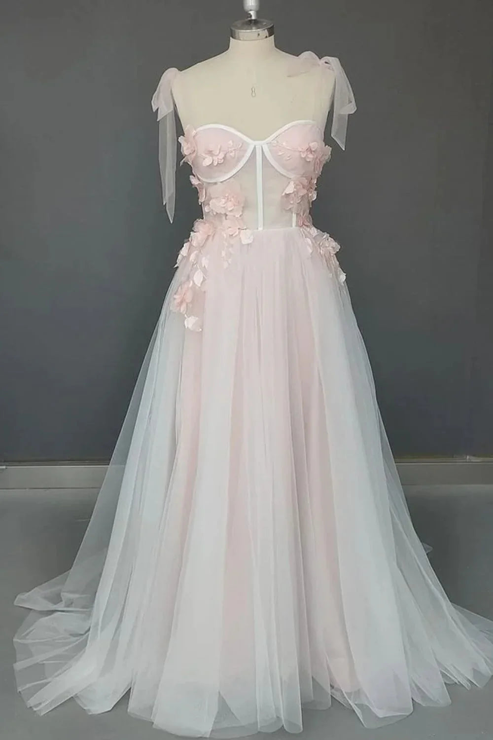 Prom Dresses A-Line Sweetheart Tulle Applique Open Back Long with Flowers