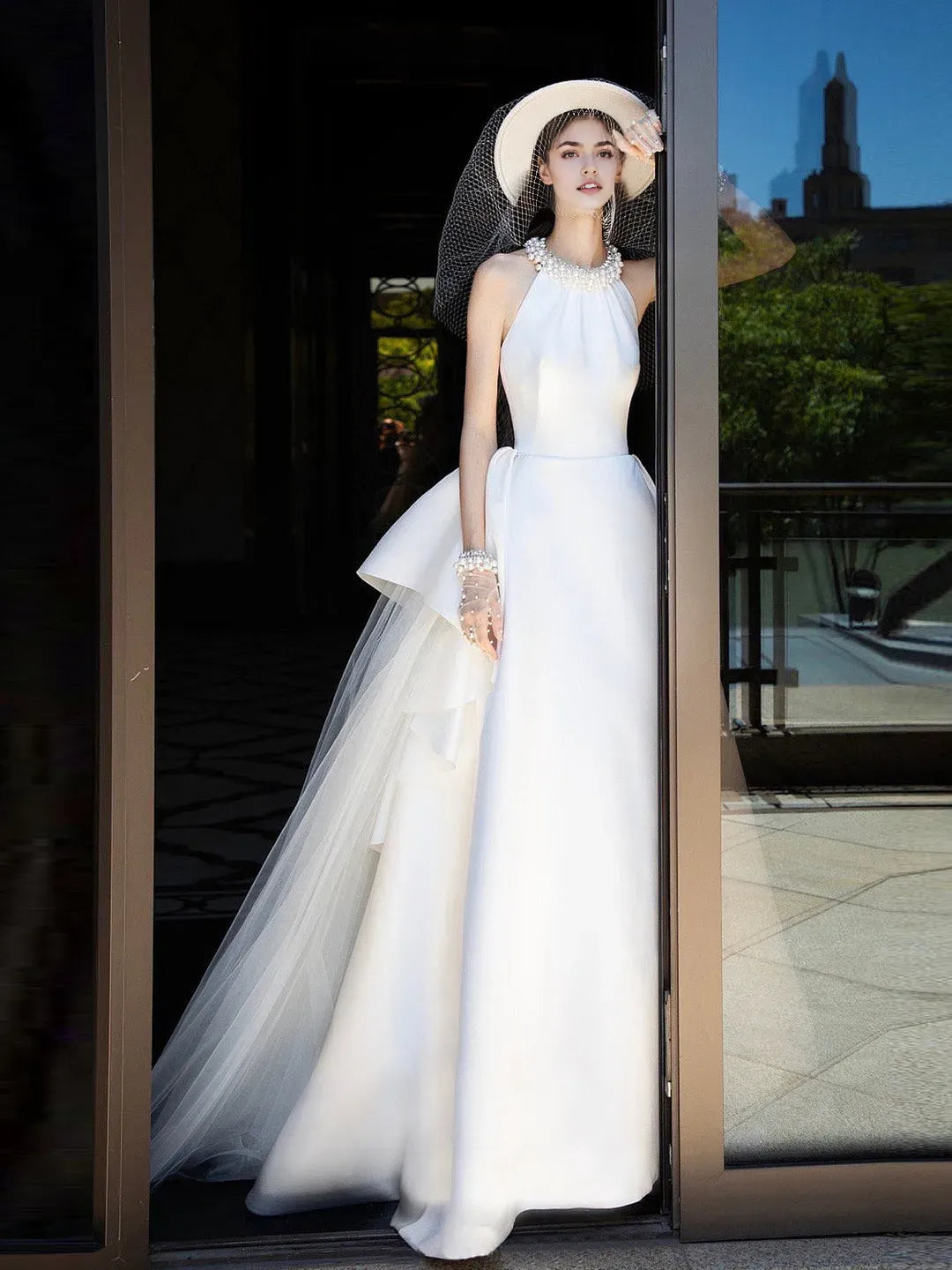 A-Line/Princess Halter Sleeveless Floor-Length Wedding Dresses with Jewel Appliques Flowers